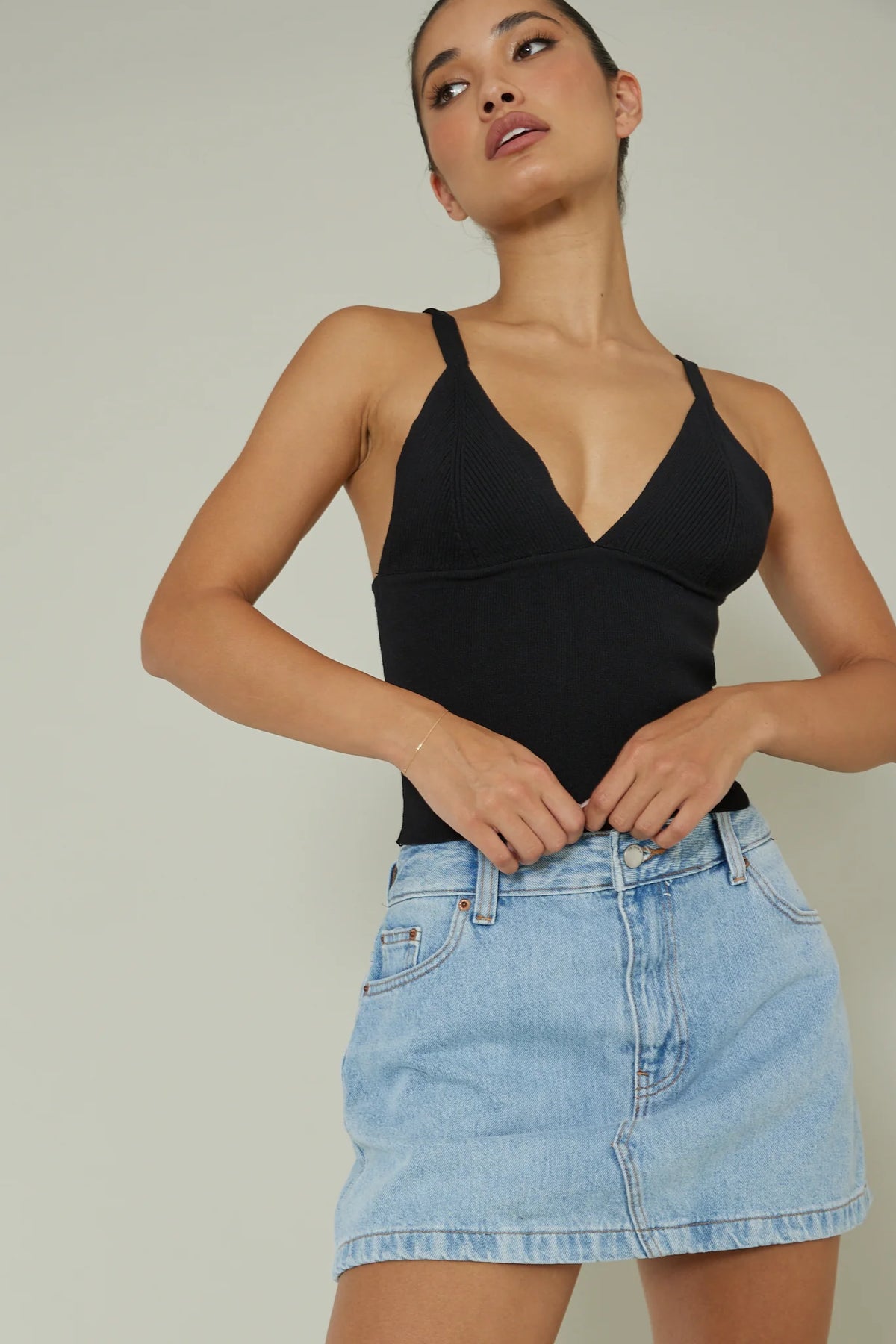 City V-Neck Knit Top Black