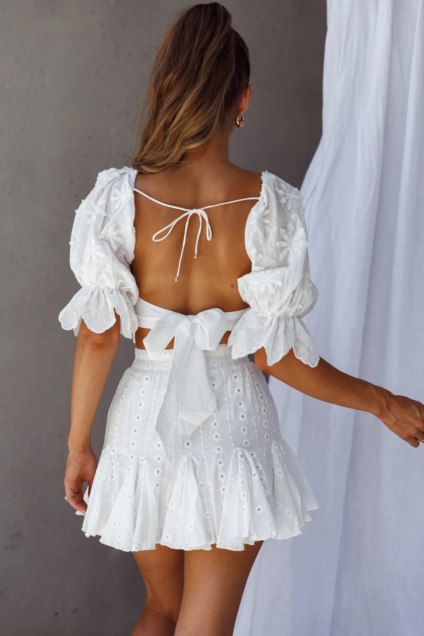 Passing By Tied Back Crop Top White