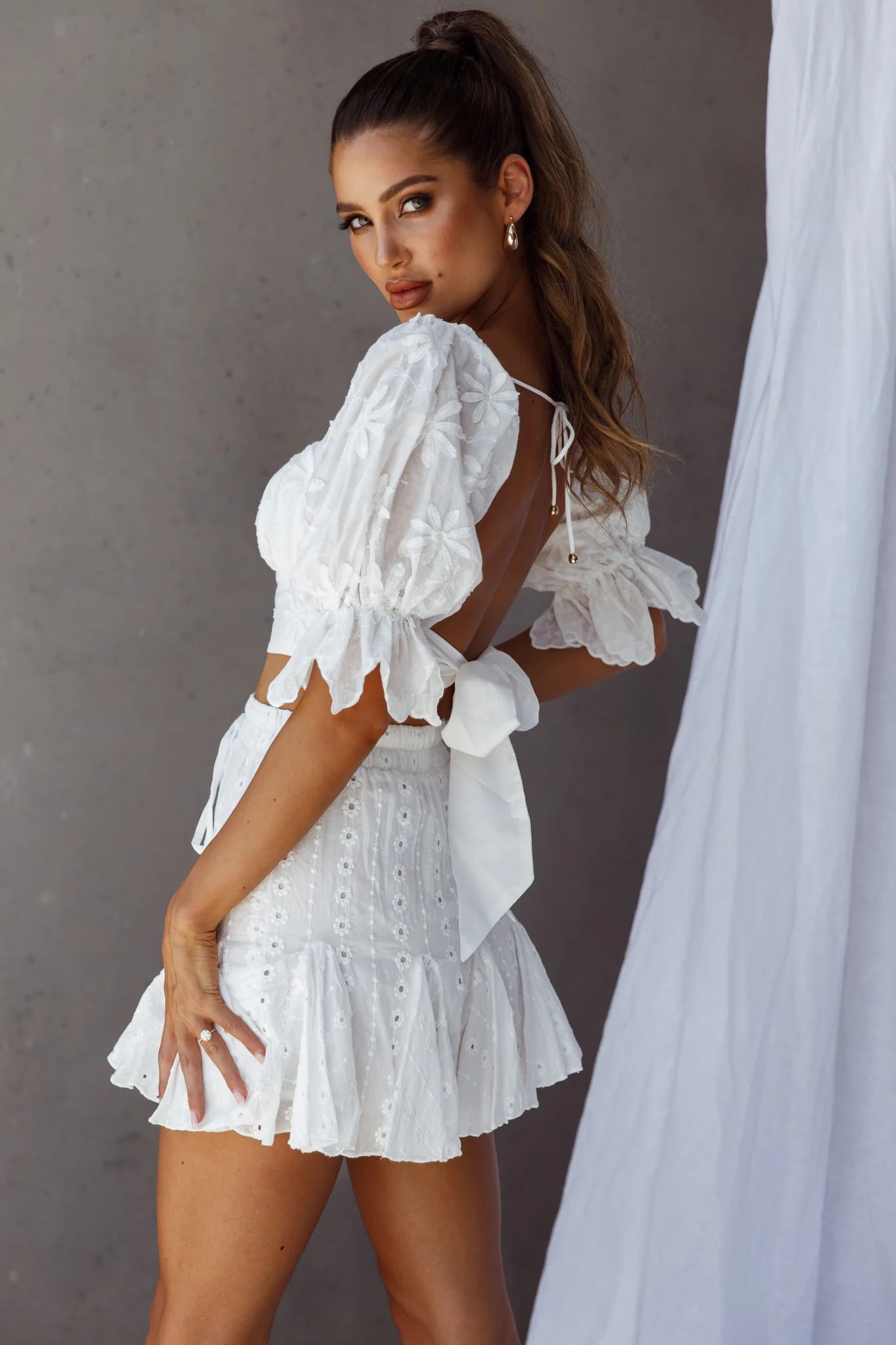 Passing By Tied Back Crop Top White