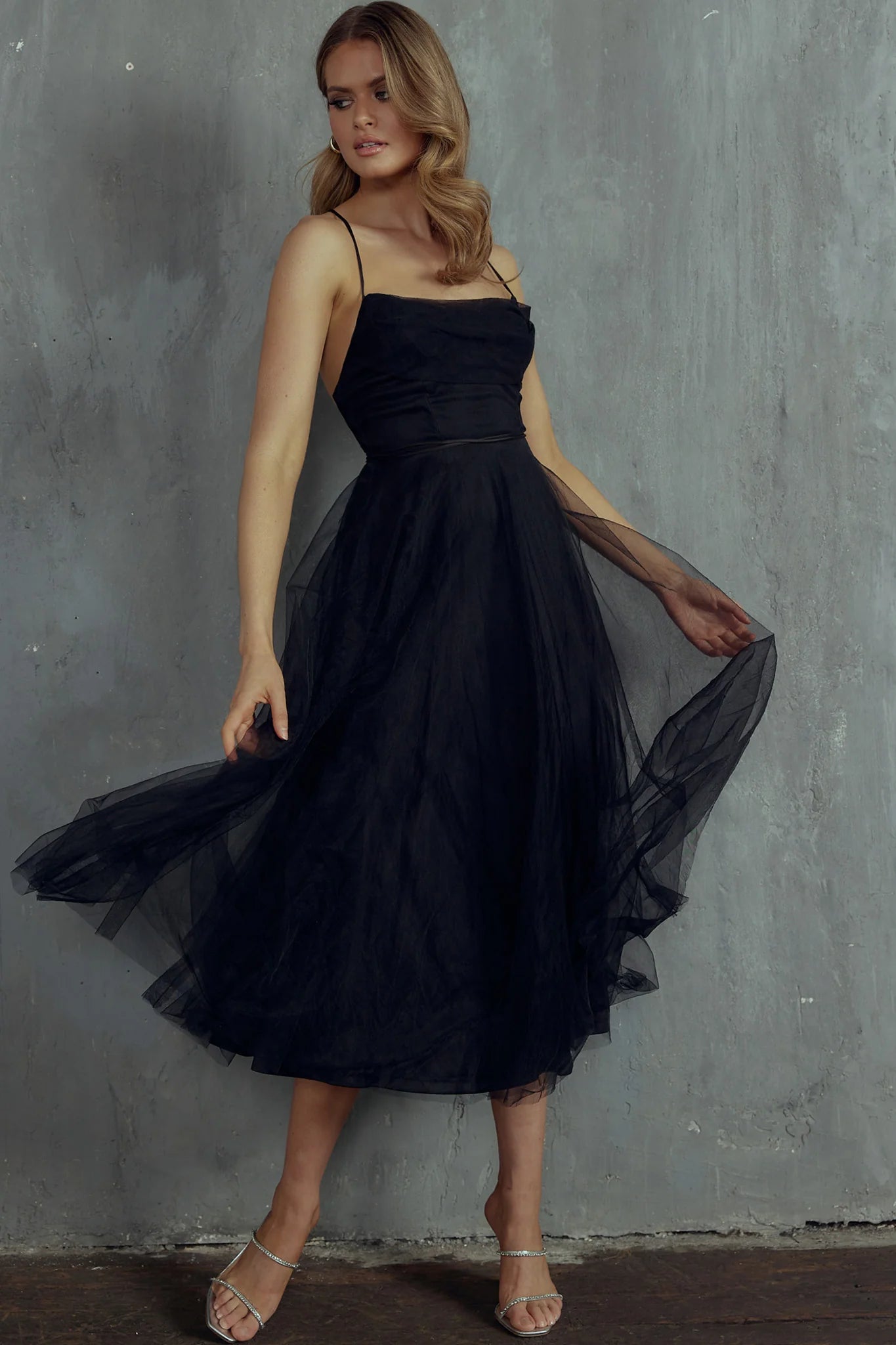 Floating By Pleated Neckline Mesh Midi Dress Black