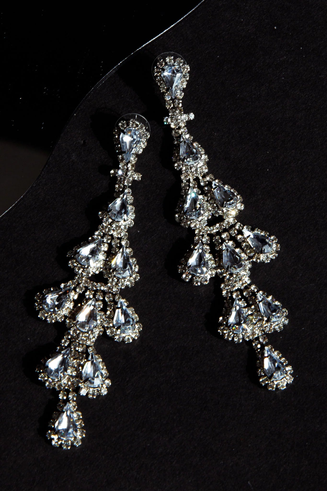 Amina Chandelier Earrings Silver