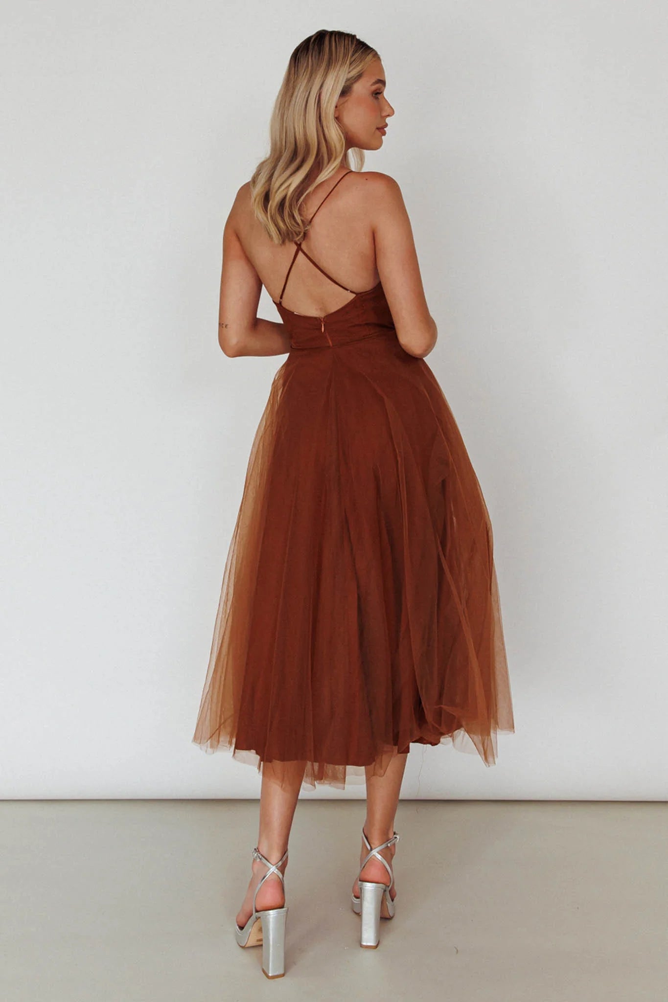 Smitten Sweetheart Neckline Chiffon Midi Dress Chocolate
