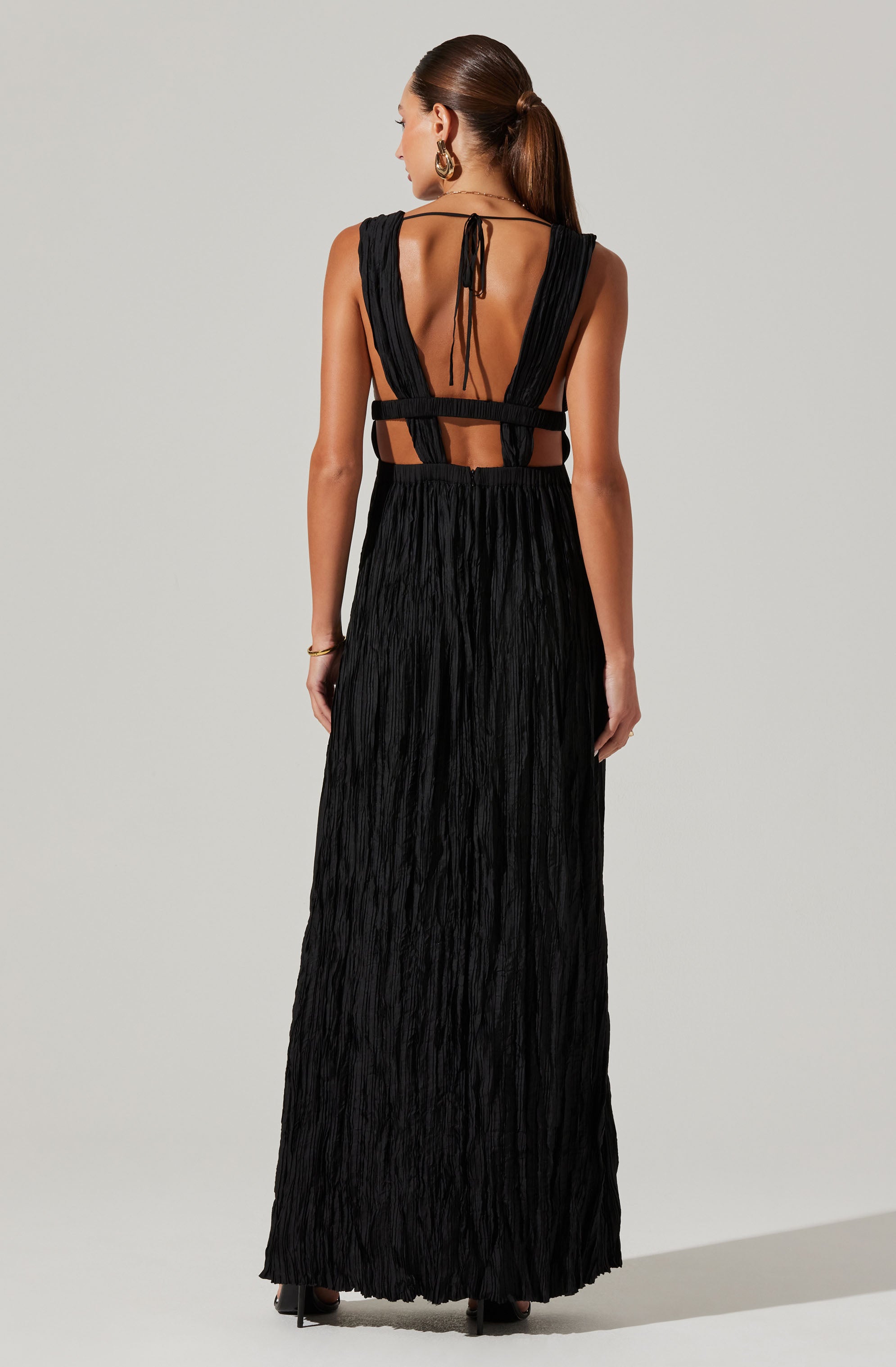 Tesni Pleated Maxi Dress