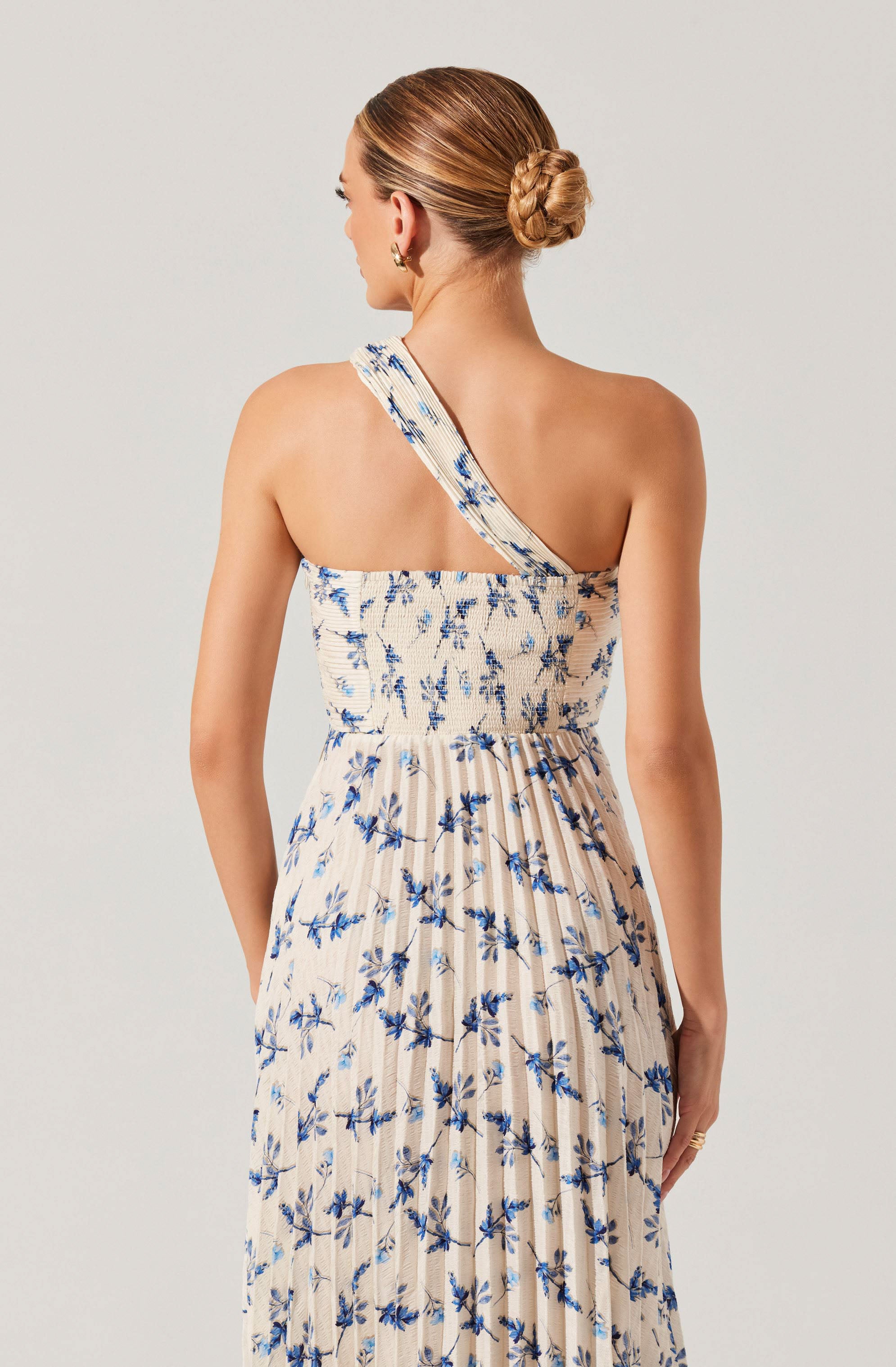 Rasya Pleated Floral Maxi Dress