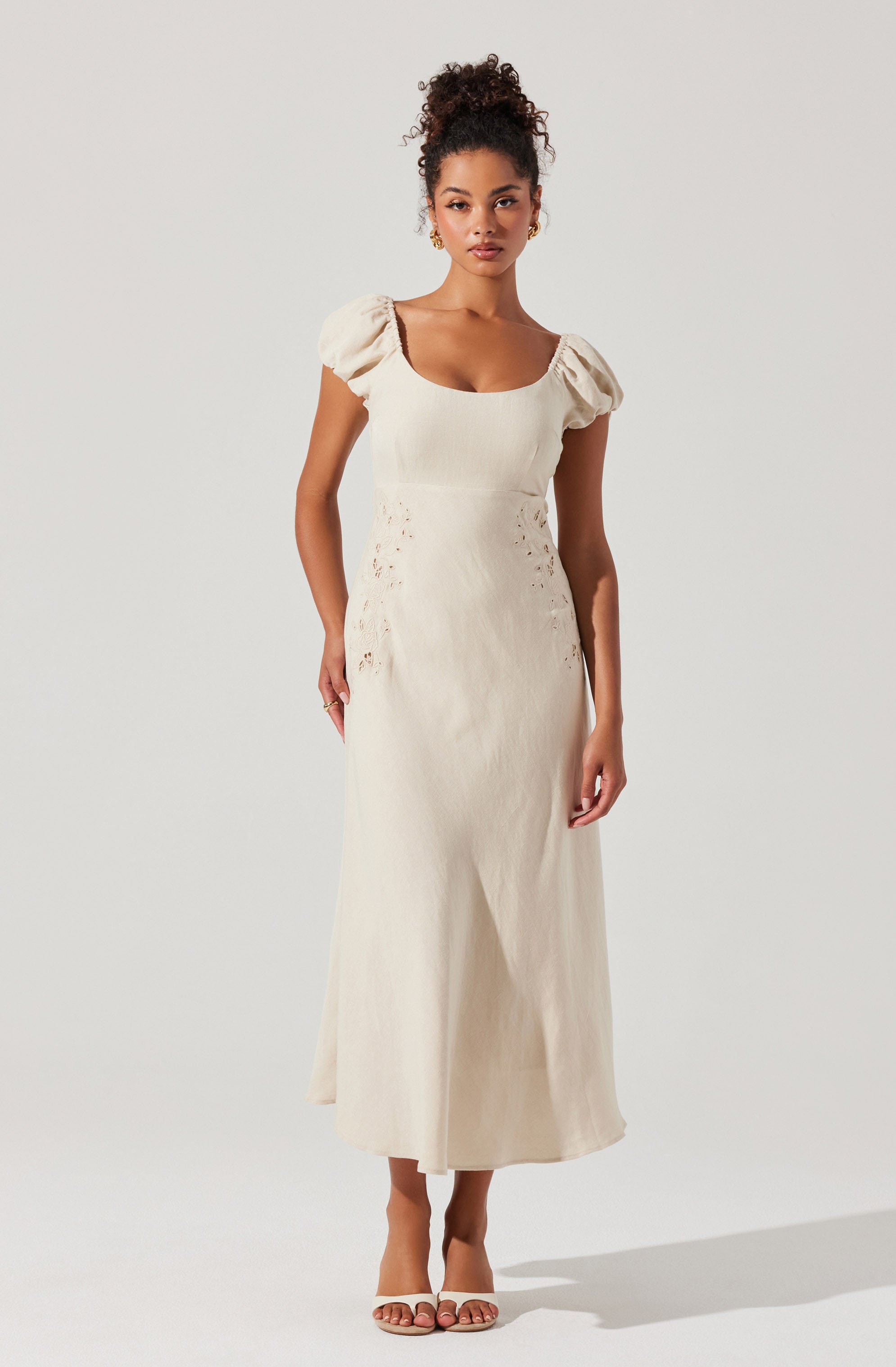 Leocadia Embroidered Puff Sleeve Dress