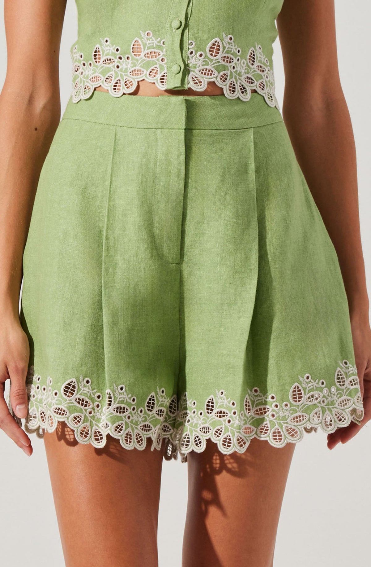 Kiya Linen Embroidered Shorts