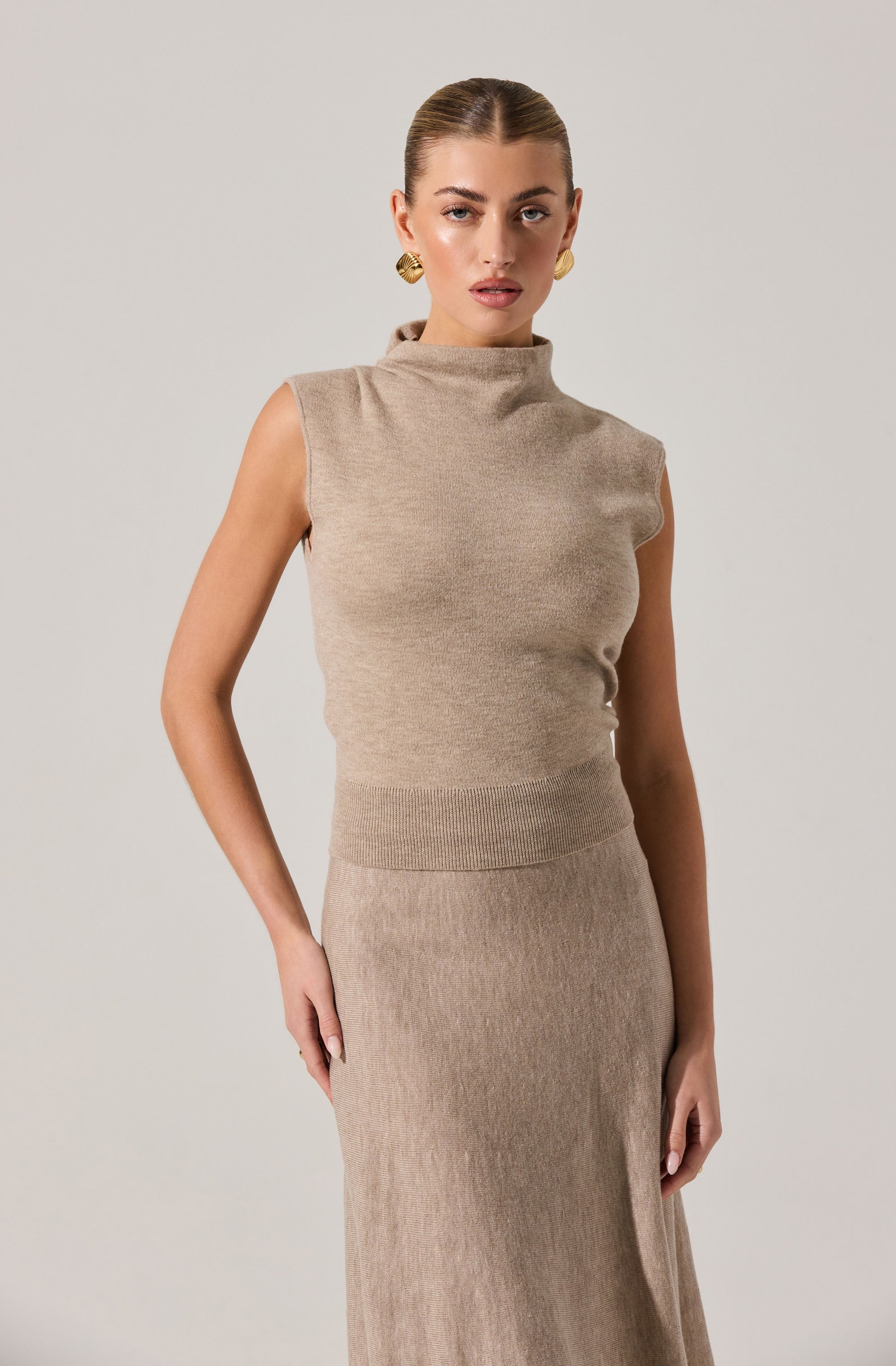 Deora Sleeveless Mock Neck Sweater