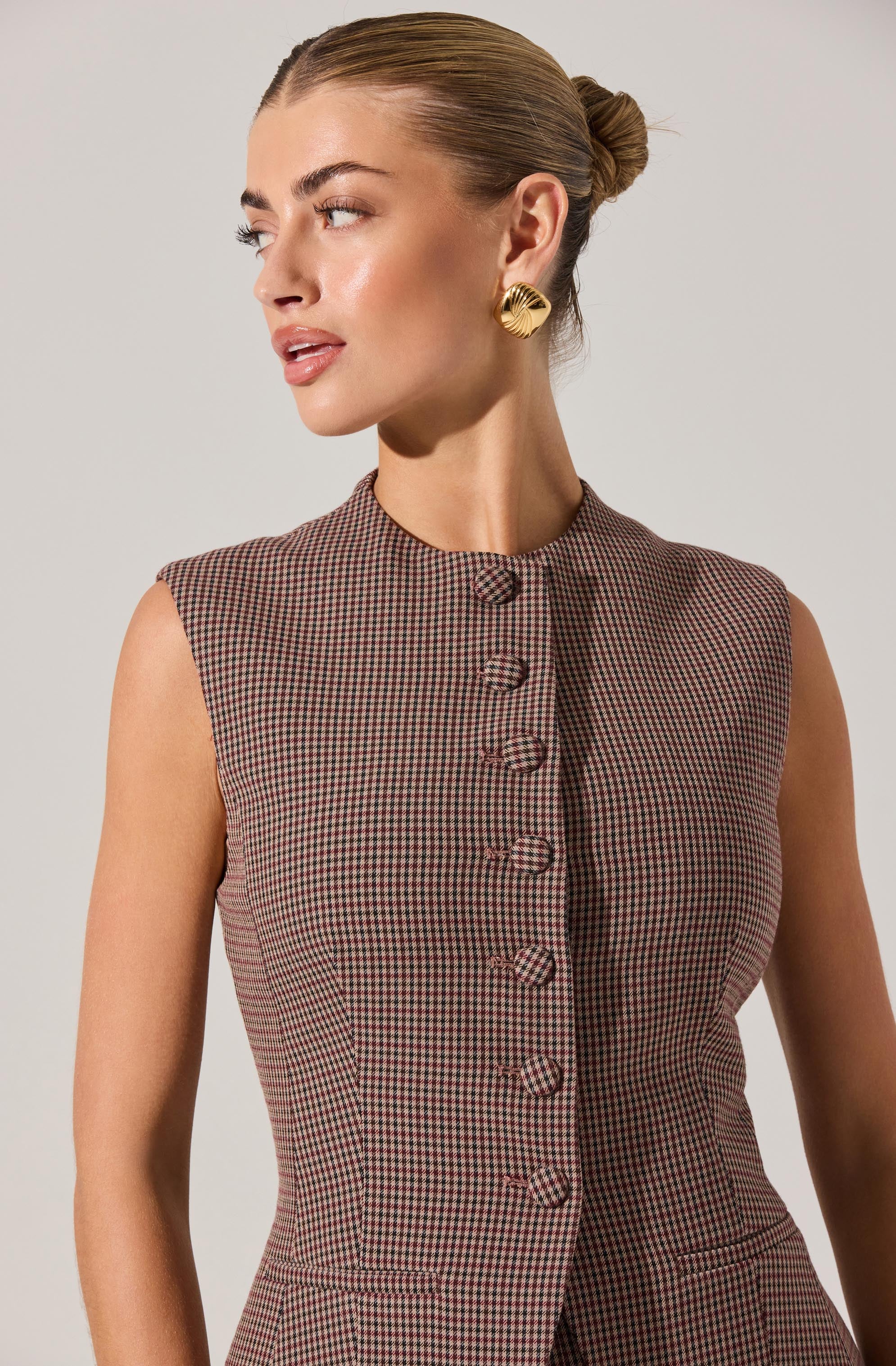 Gisselle High Neck Cutaway Vest