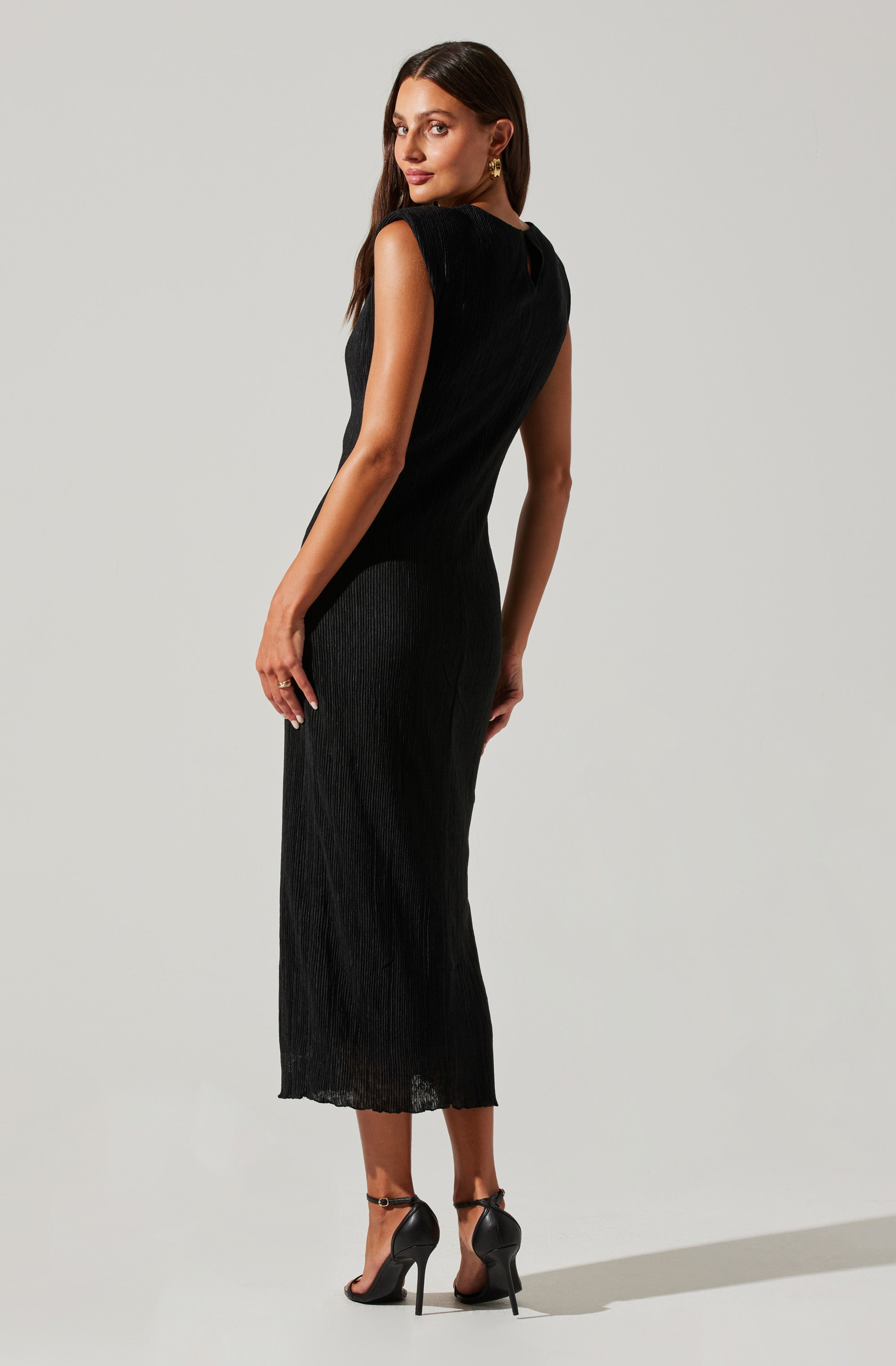 Plisse Straight Neck Midi Dress