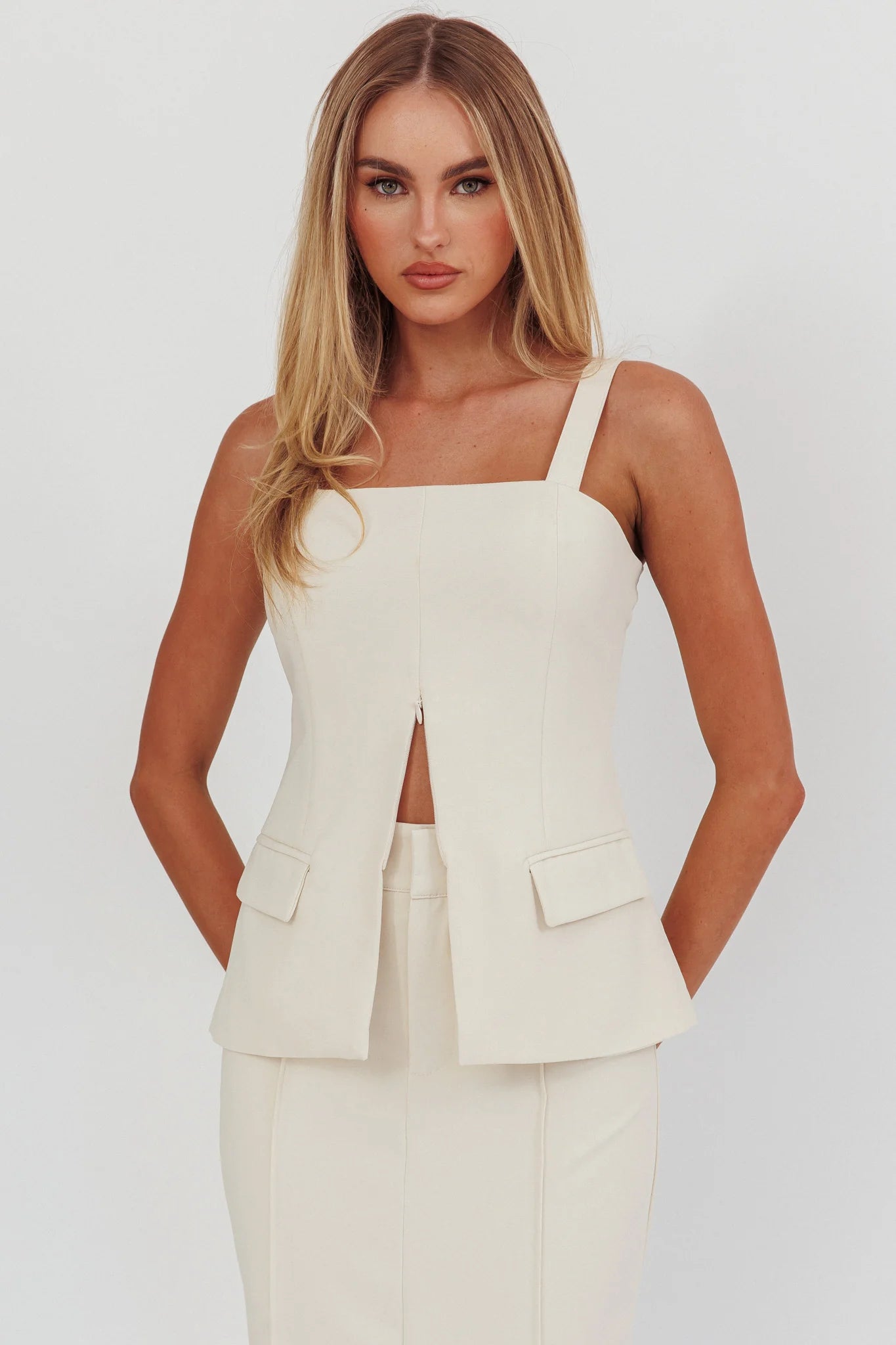 Like I Do Front Zip Sleeveless Top Cream
