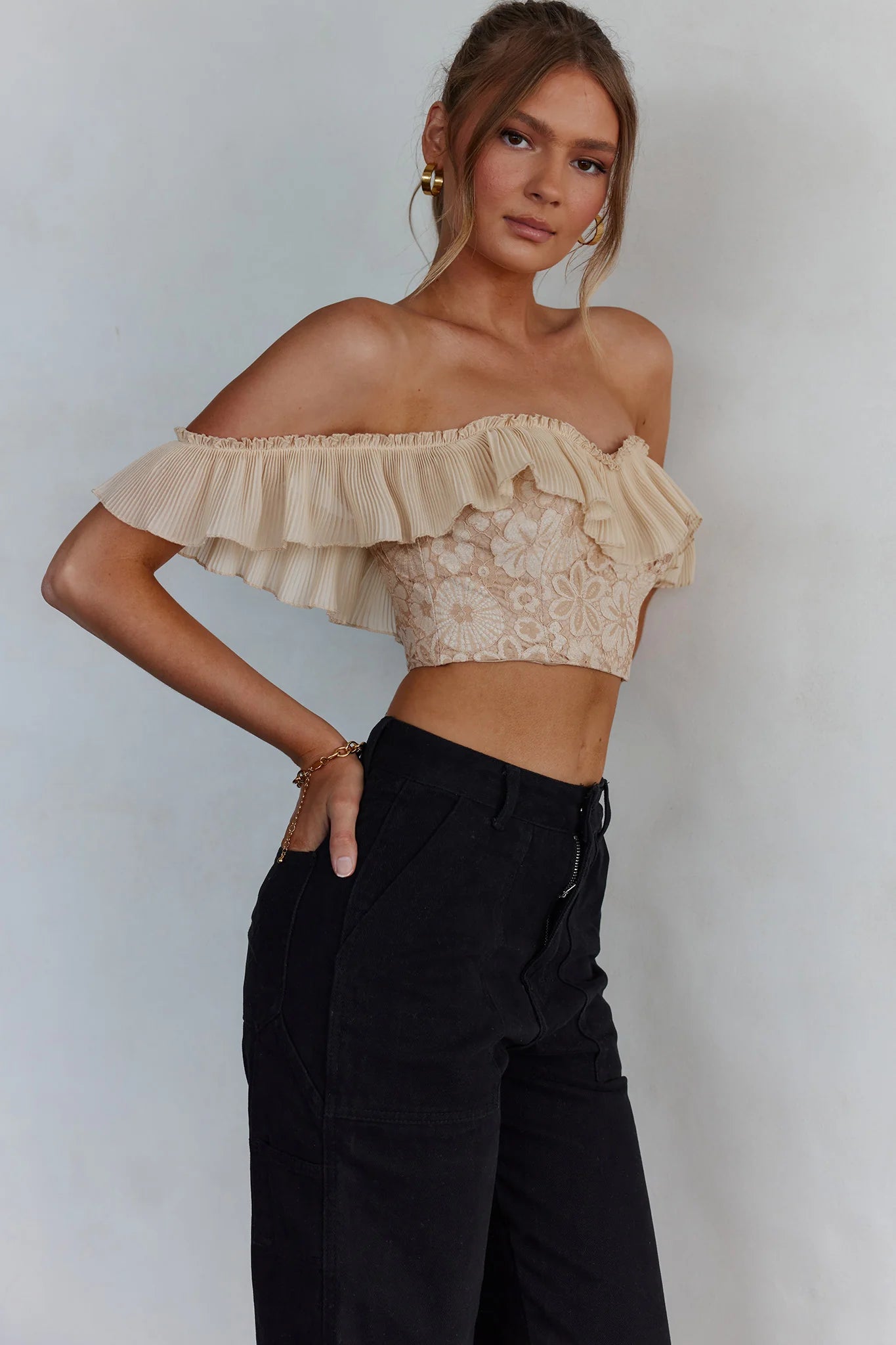 Dreamy On Or Off-Shoulder Frill Crop Top Nude